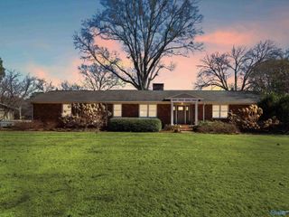 2314 Meadowbrook Road SE, Decatur, AL 35601