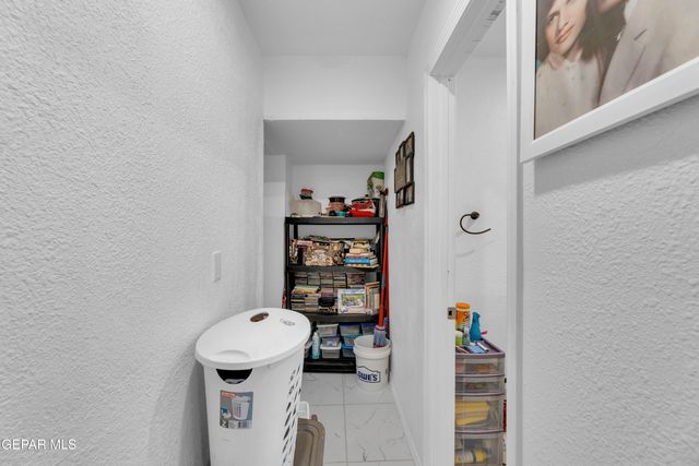 218 NW I Avenue ABCD, Fabens, TX 79838