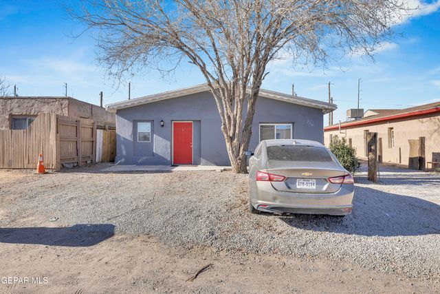 218 NW I Avenue ABCD, Fabens, TX 79838