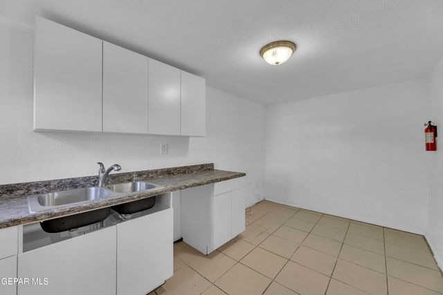 218 NW I Avenue ABCD, Fabens, TX 79838