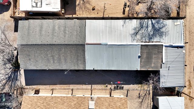 218 NW I Avenue ABCD, Fabens, TX 79838