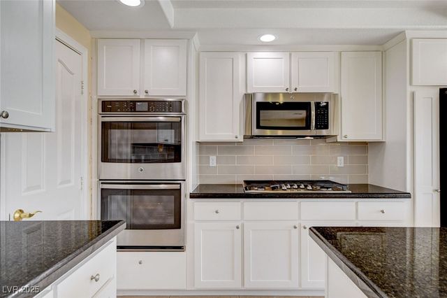 2707 Mallard Landing Avenue, Henderson, NV 89074