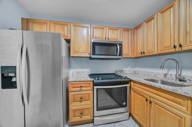 134 S Cypress Road 425, Pompano Beach, FL 33060
