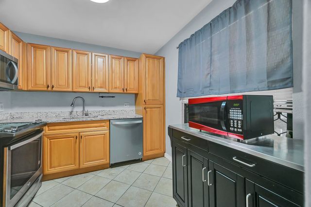 134 S Cypress Road 425, Pompano Beach, FL 33060