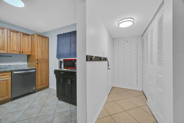 134 S Cypress Road 425, Pompano Beach, FL 33060