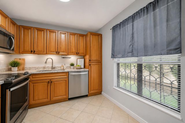 134 S Cypress Road 425, Pompano Beach, FL 33060