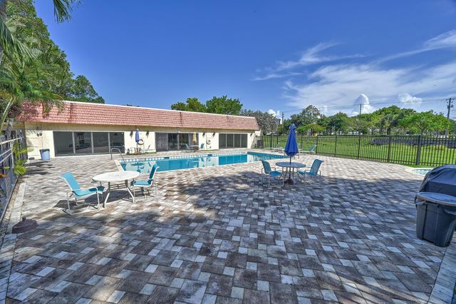 134 S Cypress Road 425, Pompano Beach, FL 33060