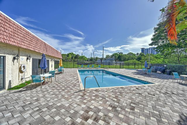 134 S Cypress Road 425, Pompano Beach, FL 33060