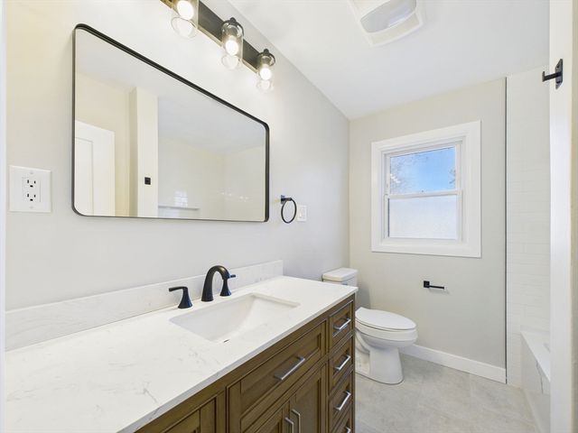 25 Pershing Ave, Acushnet, MA 02743