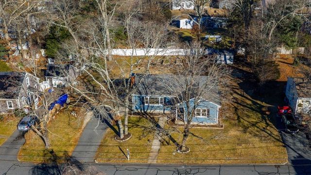 25 Pershing Ave, Acushnet, MA 02743