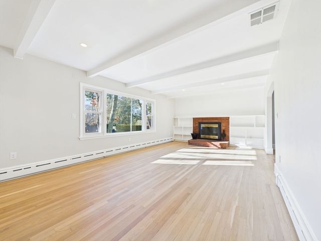 25 Pershing Ave, Acushnet, MA 02743