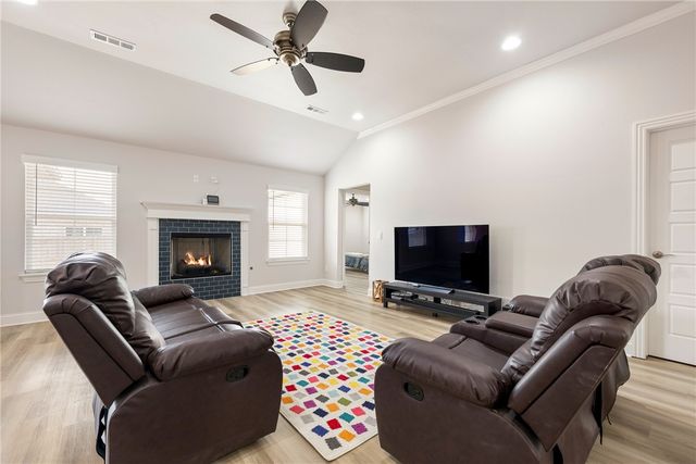 5803 SW Peaceful Avenue, Bentonville, AR 72713