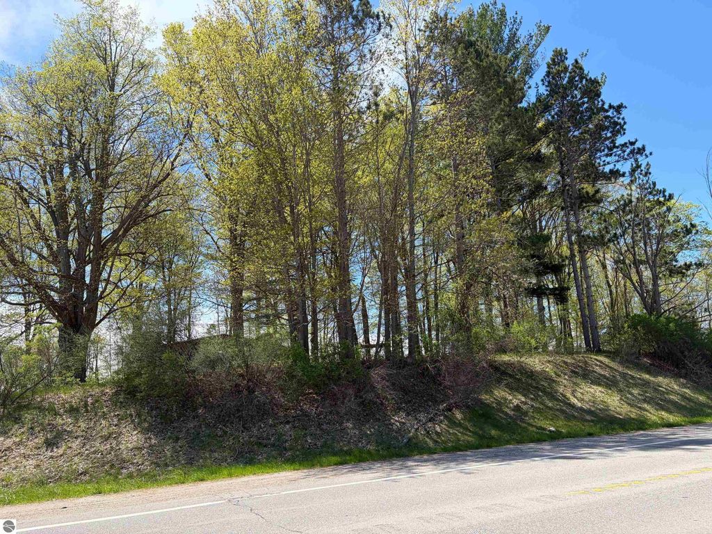 Image 5 of property listing at 1740 & 1732 E Remus Road, Mt Pleasant, MI 48858