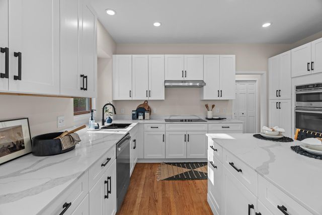 16329 Mayfield Drive, Eden Prairie, MN 55347