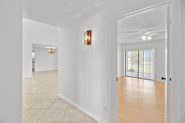 65 W Pinehill Trl W, Tequesta, FL 33469