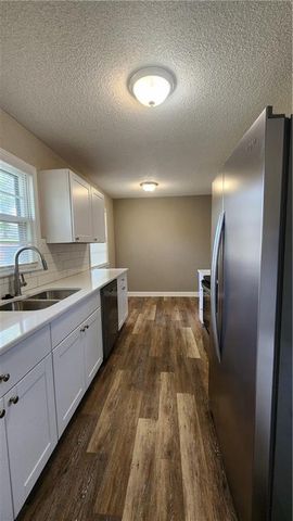 2102 S Claremont Avenue, Independence, MO 64052