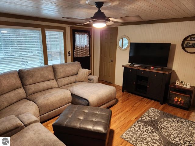 4714 Golden Road, SE, Kalkaska, MI 49646