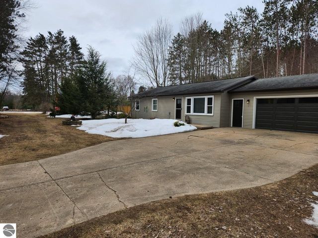 4714 Golden Road, SE, Kalkaska, MI 49646