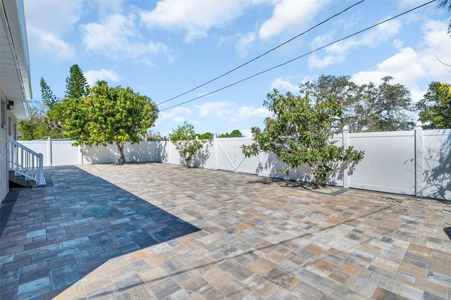 4767 26TH AVENUE N, St Petersburg, FL 33713