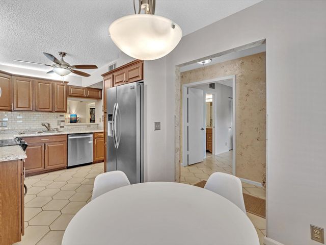 10143 Mangrove Drive 203, Boynton Beach, FL 33437