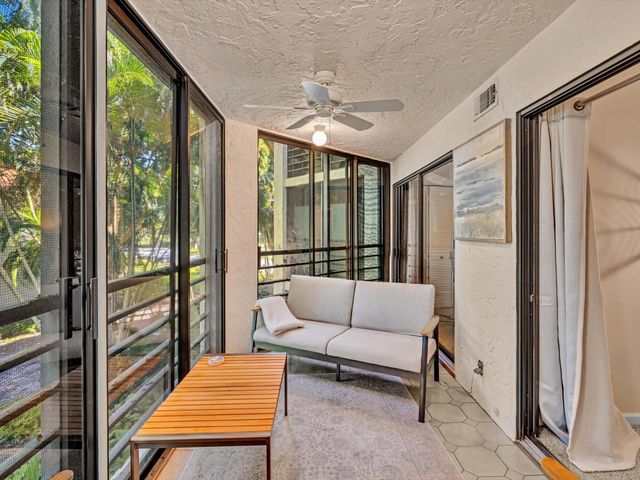 10143 Mangrove Drive 203, Boynton Beach, FL 33437