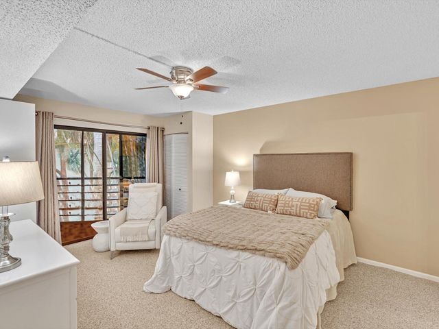 10143 Mangrove Drive 203, Boynton Beach, FL 33437