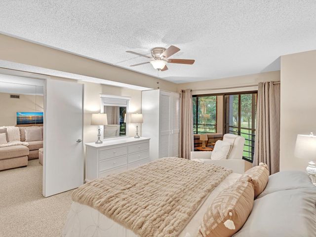 10143 Mangrove Drive 203, Boynton Beach, FL 33437