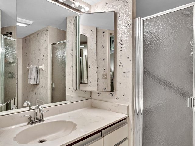 10143 Mangrove Drive 203, Boynton Beach, FL 33437