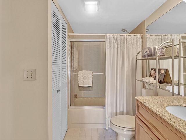 10143 Mangrove Drive 203, Boynton Beach, FL 33437