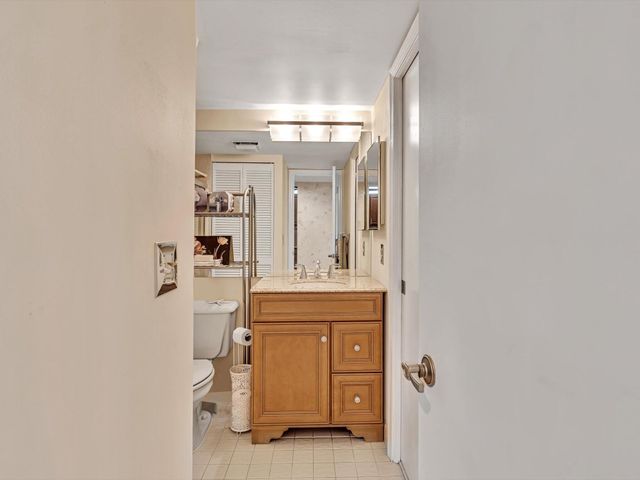10143 Mangrove Drive 203, Boynton Beach, FL 33437