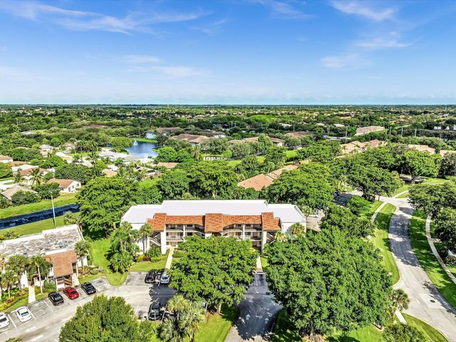 10143 Mangrove Drive 203, Boynton Beach, FL 33437