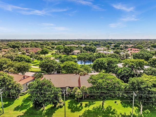 10143 Mangrove Drive 203, Boynton Beach, FL 33437