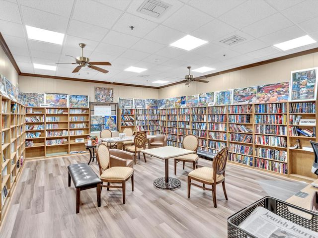 10143 Mangrove Drive 203, Boynton Beach, FL 33437