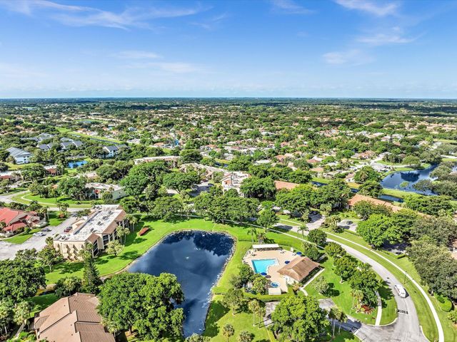 10143 Mangrove Drive 203, Boynton Beach, FL 33437