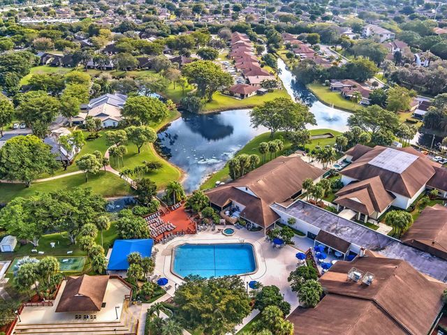 10143 Mangrove Drive 203, Boynton Beach, FL 33437