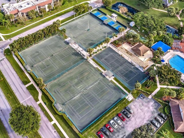 10143 Mangrove Drive 203, Boynton Beach, FL 33437