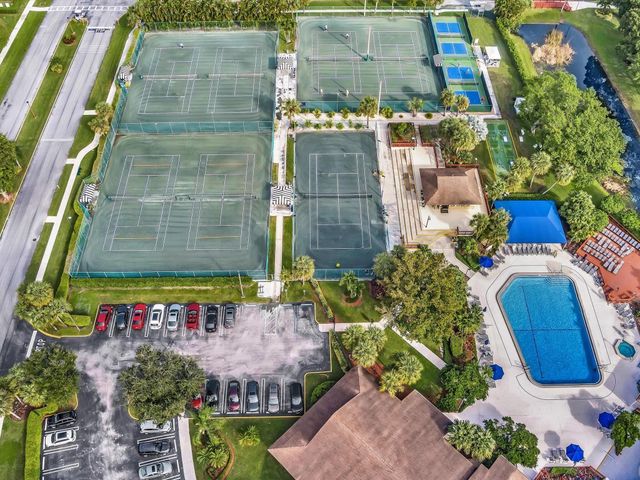 10143 Mangrove Drive 203, Boynton Beach, FL 33437