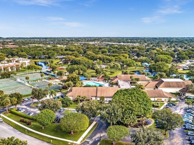 10143 Mangrove Drive 203, Boynton Beach, FL 33437