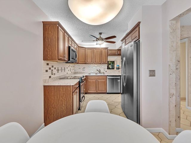 10143 Mangrove Drive 203, Boynton Beach, FL 33437