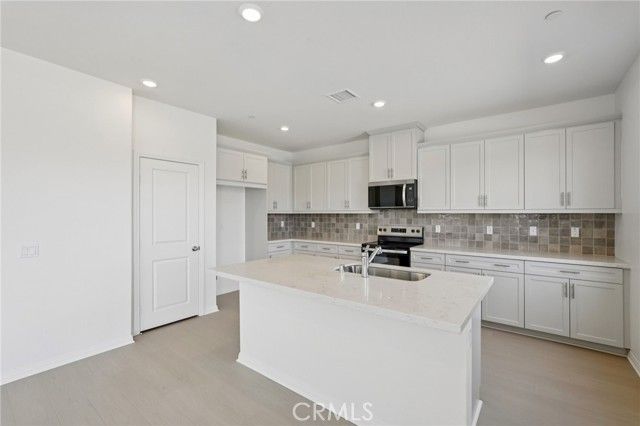 12826 Olympus Circle, Corona, CA 92883
