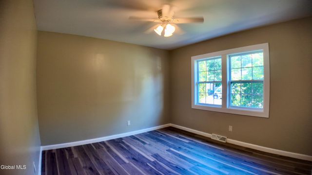 8 Emerson Drive, Colonie, NY 12110