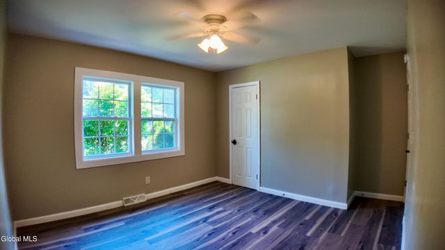 8 Emerson Drive, Colonie, NY 12110