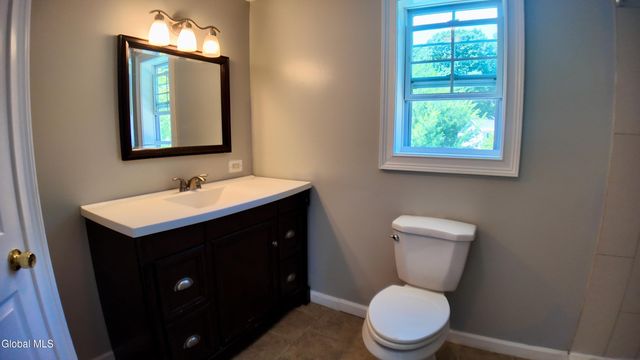 8 Emerson Drive, Colonie, NY 12110