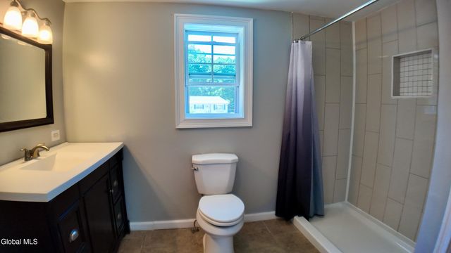8 Emerson Drive, Colonie, NY 12110