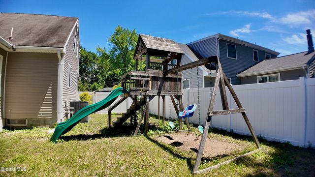 8 Emerson Drive, Colonie, NY 12110