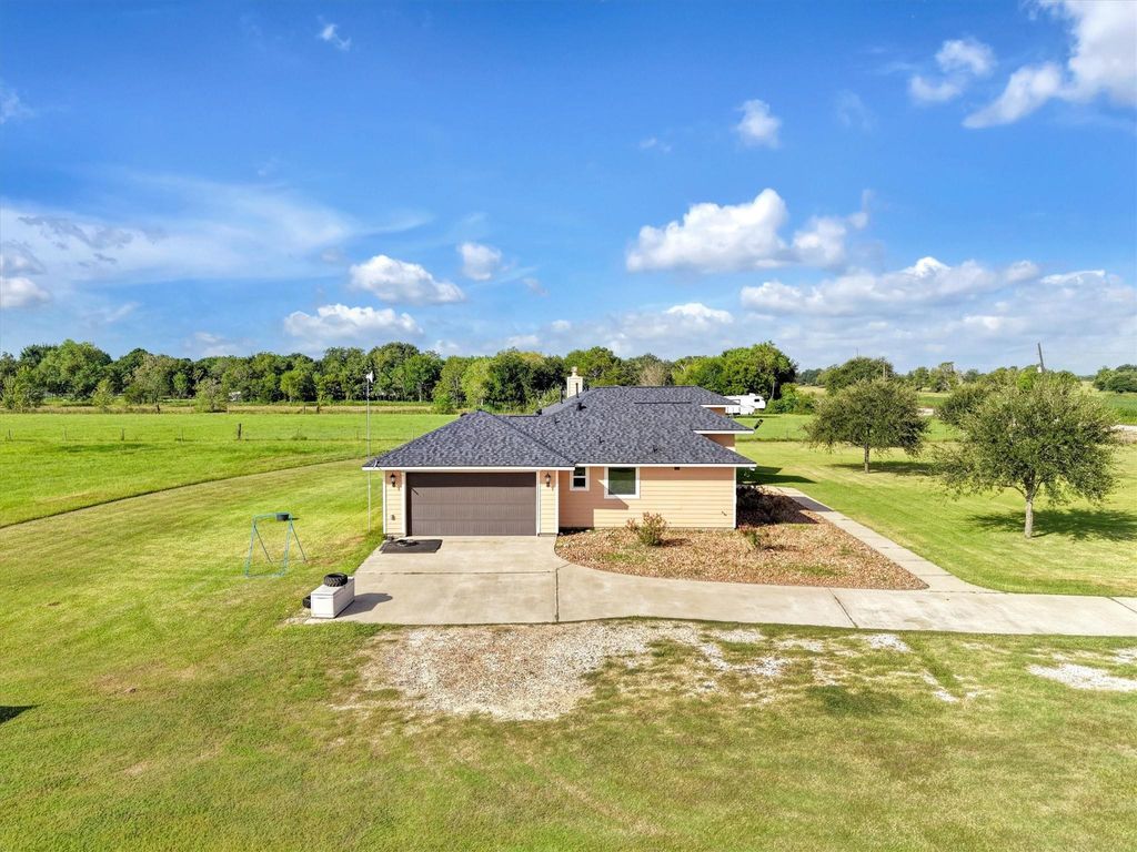 8131 Brinkmeyer Road, Needville, TX 77461