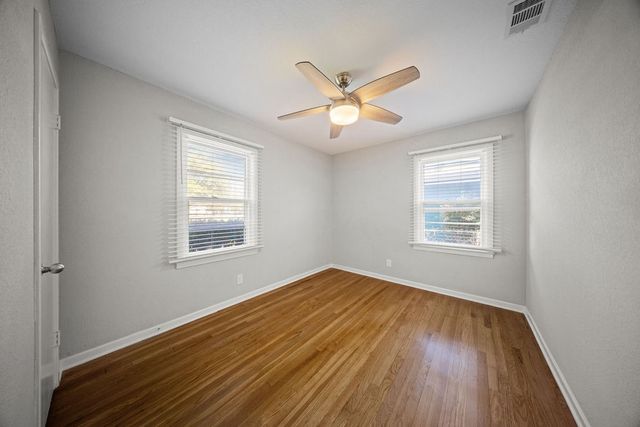 5829 Holloway Street, Westworth Village, TX 76114