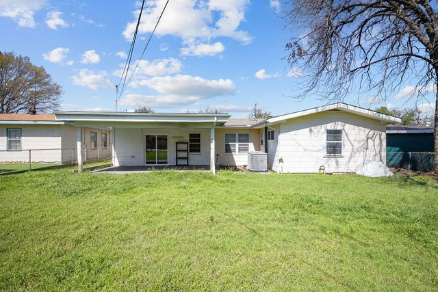 5829 Holloway Street, Westworth Village, TX 76114