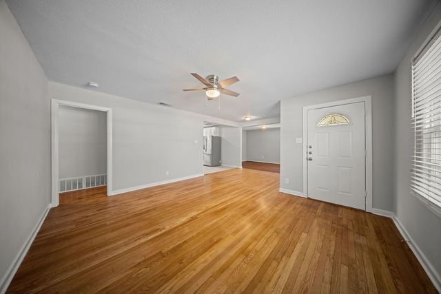 5829 Holloway Street, Westworth Village, TX 76114