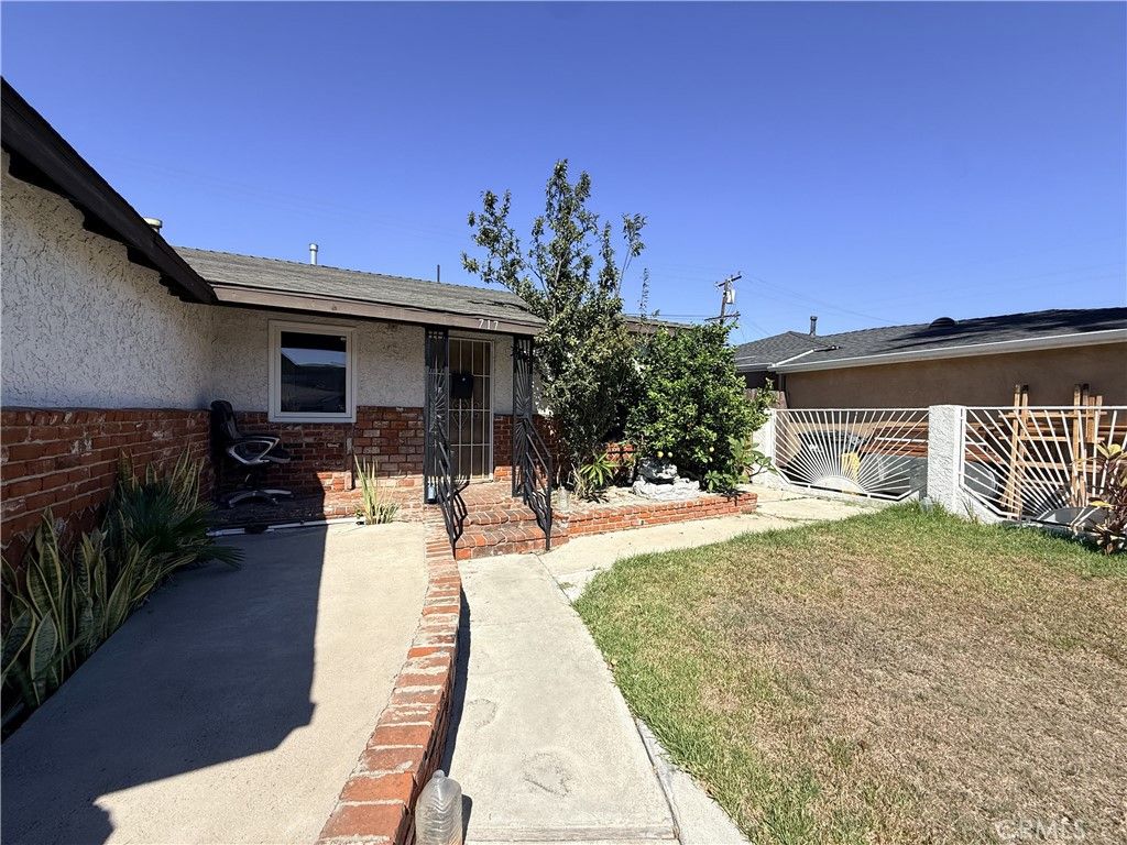 717 E Santa Rita, Compton, CA 90220 — exterior